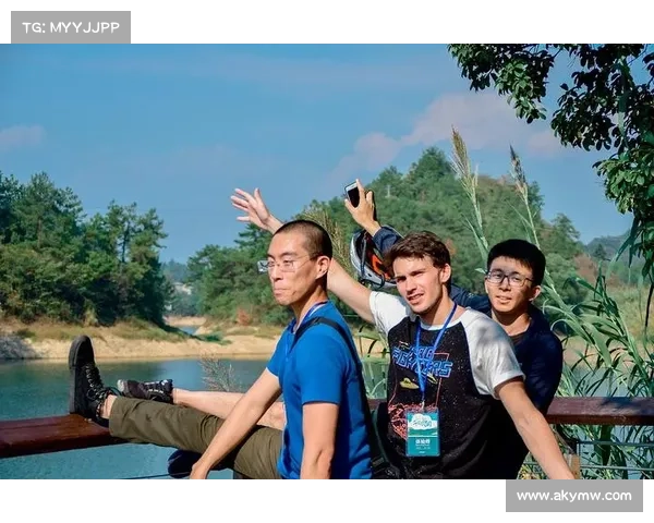 千岛湖136公里公路赛张真义陈贻思于学宾祁崧勇夺男子年龄组冠军展现顶级竞技实力 千岛湖136公里公路赛张真义陈贻思于学宾祁崧勇夺男子年龄组冠军展现顶级竞技实力