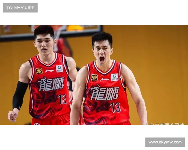 郭艾伦韩德君重返辽宁主场引热议 郭艾伦发声回应球迷质疑与情感纠葛 郭艾伦韩德君重返辽宁主场引热议 郭艾伦发声回应球迷质疑与情感纠葛